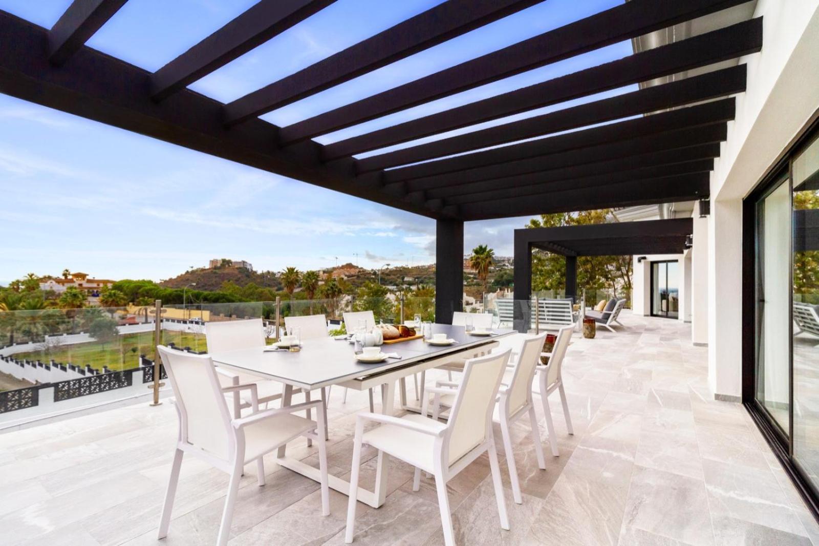 Villa Vivi Homes - Blanca *