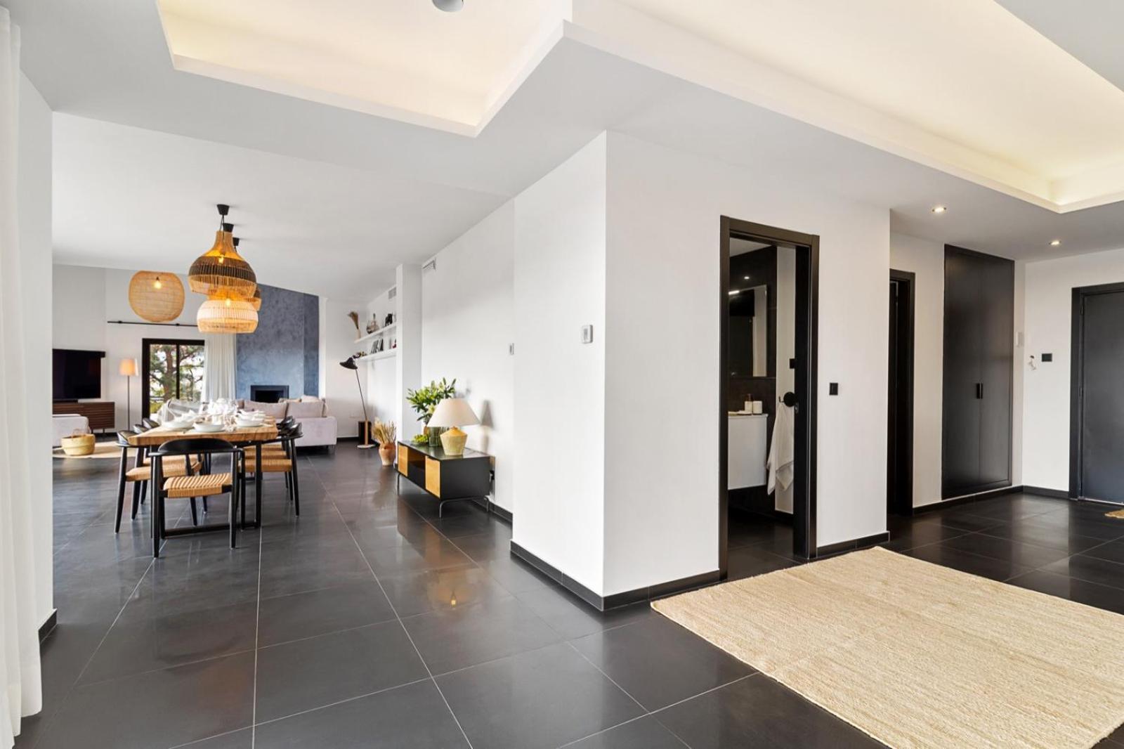 Vivi Homes - Blanca