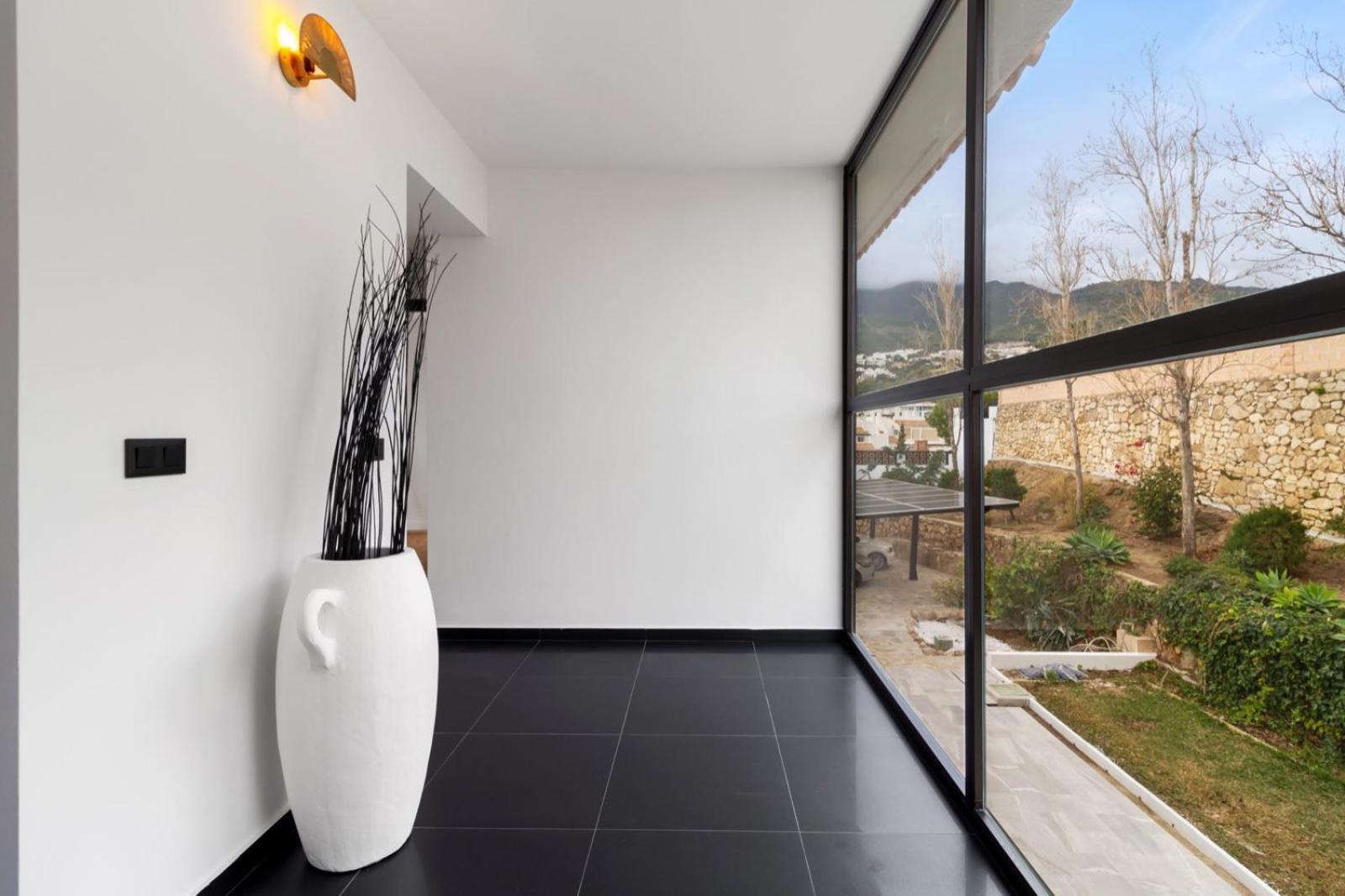 Vivi Homes - Blanca